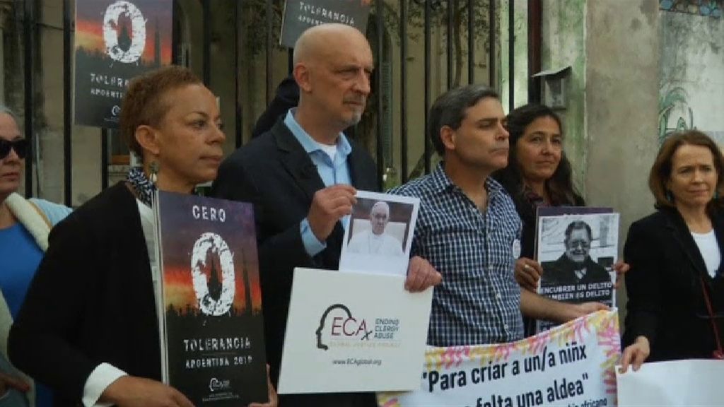 Víctimas argentinas de abusos sexuales reclaman la atención del papa Francisco