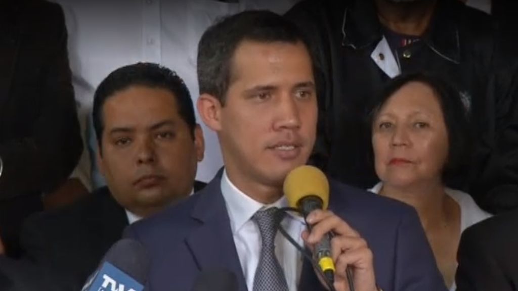 Guaidó llama a los militares a sumarse a su causa