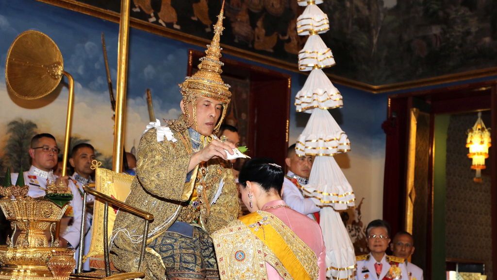 El rey de Tailandia, coronado en tres días de ceremonias con un coste de 28 millones de euros