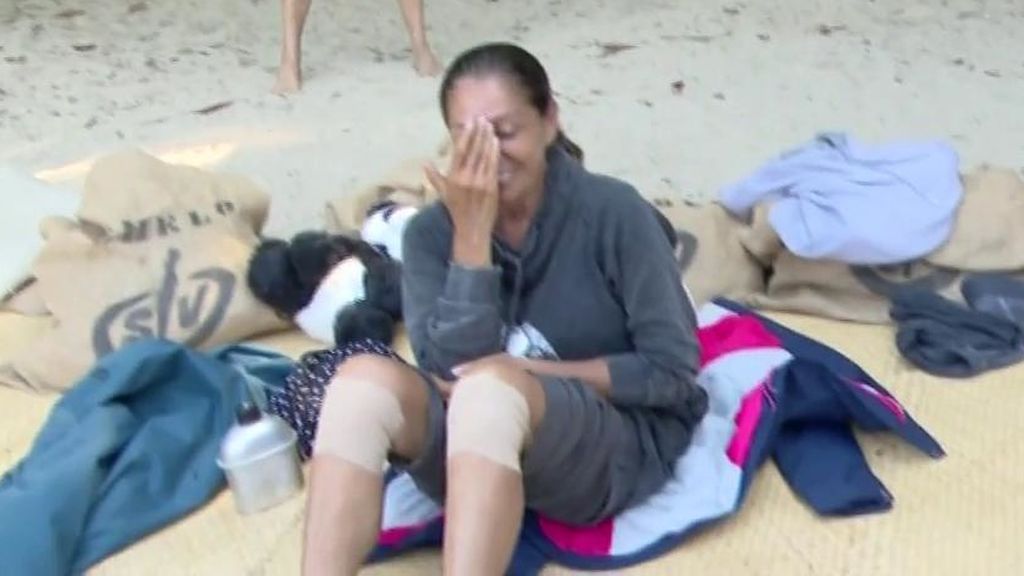 Posible reconciliación:  Isabel Pantoja y las Azúcar Moreno, de risas en la playa