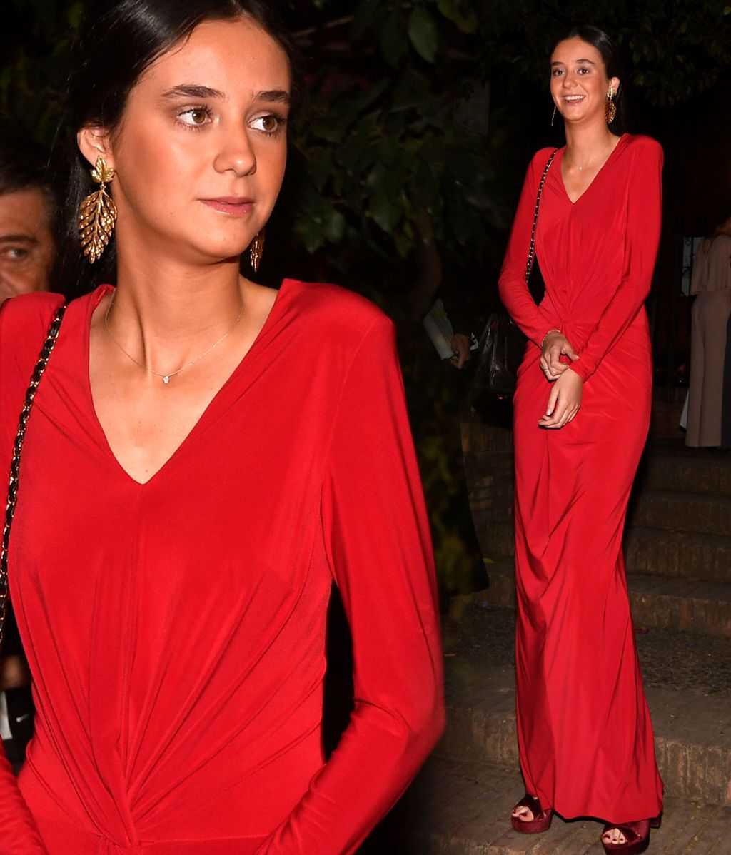 Horas antes, Victoria Federica escogió un estilismo 'total red' de Vicky Martín Berrocal