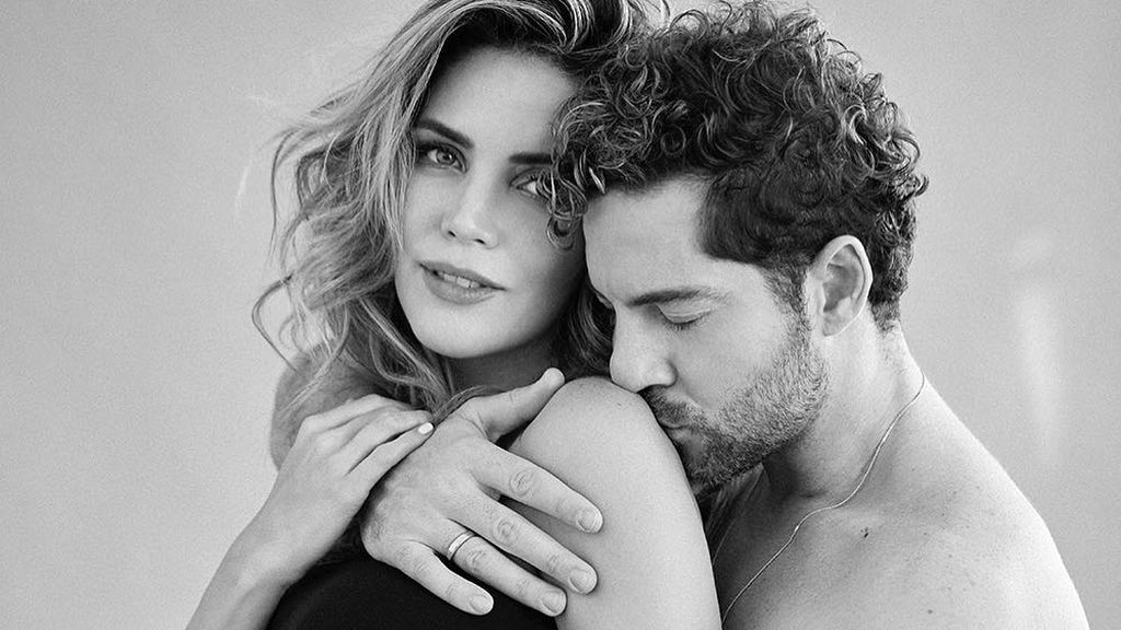 David Bisbal y Rosanna Zanetti comparten su primer posado de tres con su hijo Matteo: "Te amo"