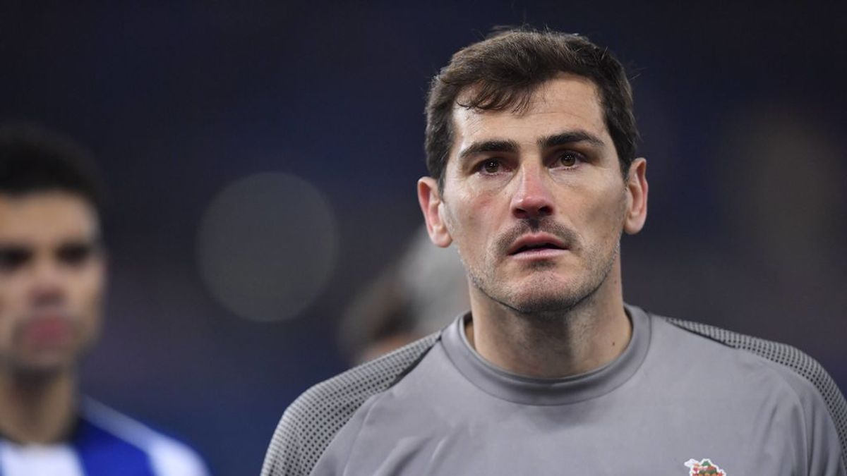 El Santiago Bernabéu homenajea a Casillas: Del tifo de los aficionados a las camiseta de ánimo de los futbolistas del Madrid El Santiago Bernabéu homenajea a Casillas: Del tifo de los aficionados a las camiseta de ánimo de los futbolistas del Madrid