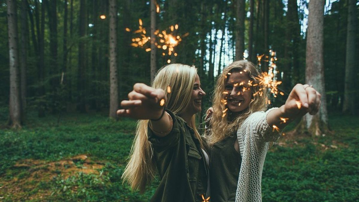 Descubre cómo la naturaleza cuida tu pelo: aceite de argán, menta y fresas