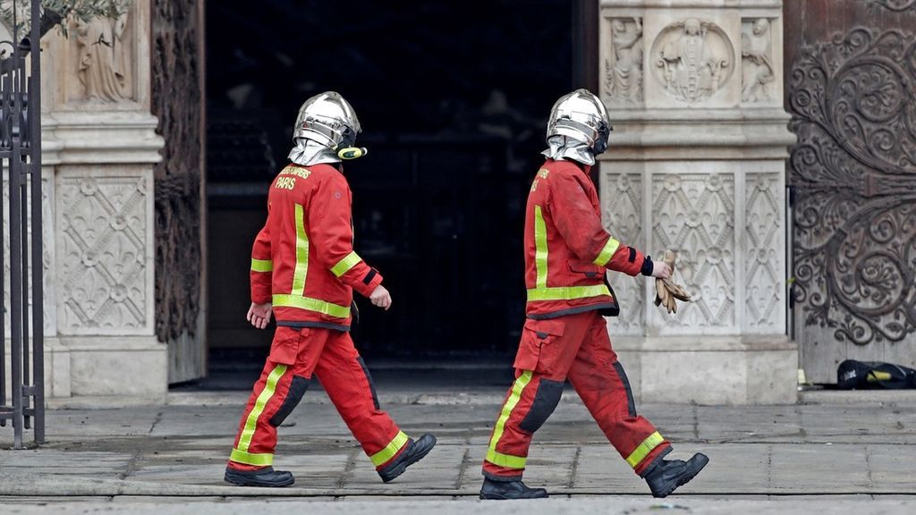 Seis de los ‘héroes’ de Notre Dame han sido acusado de violar a una turista Seis de los ‘héroes’ de Notre Dame han sido acusado de violar a una turista