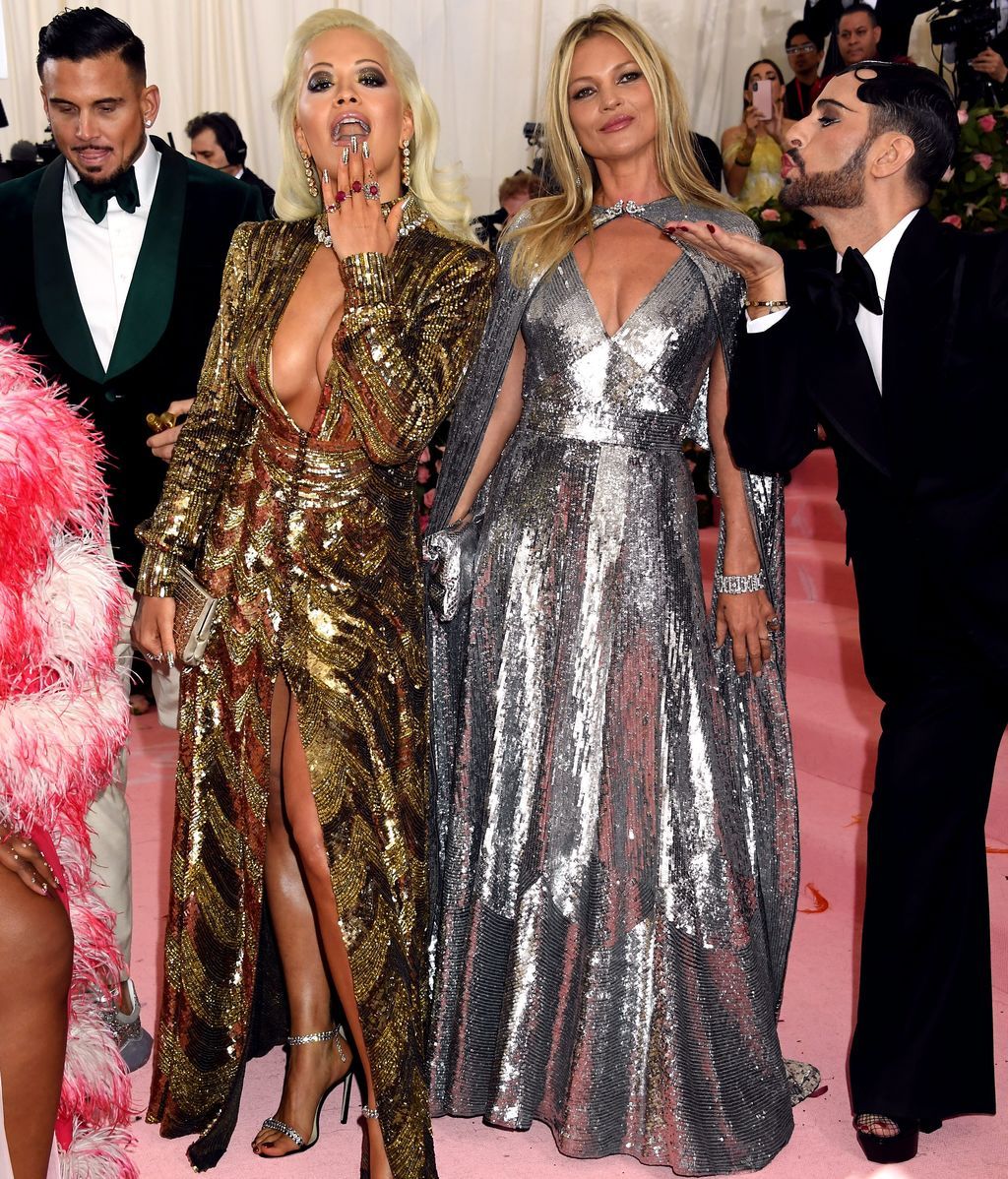 Rita Ora y Kate Moss con vestidos de lentejuelas de Marc Jacobs