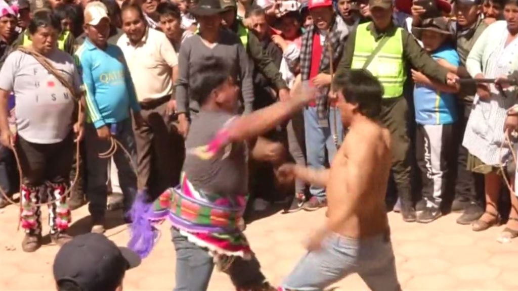 Bolivia celebra el Tinku a puñetazos