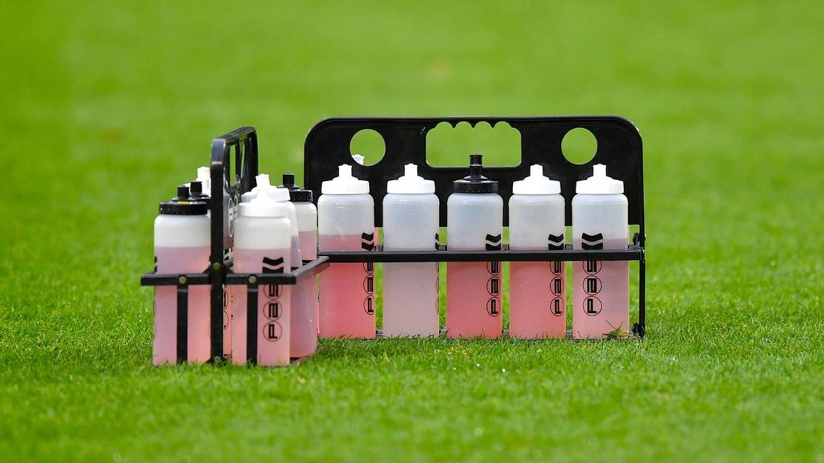 Fallece un futbolista tras beber agua helada después de jugar un partido Fallece un futbolista tras beber agua helada después de jugar un partido