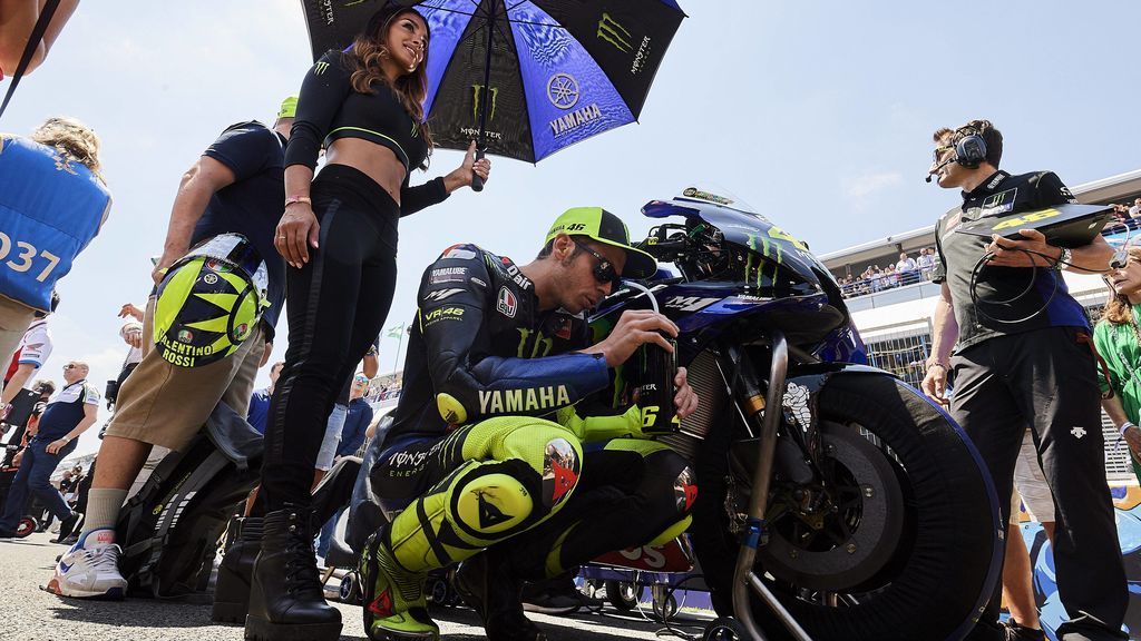 Valentino Rossi 'ayudó' a volver a andar a una chica tras un accidente de moto