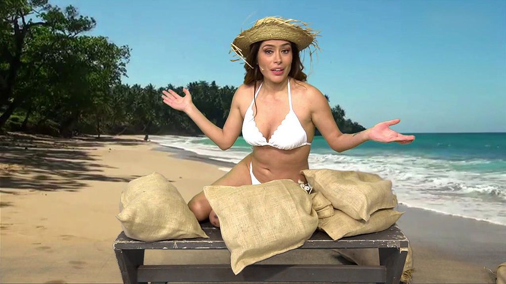 Miriam Saavedra en bikini se convierte en nuestra corresponsal en Honduras y muestra imágenes inéditas