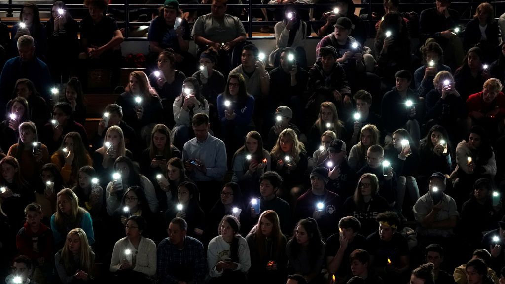 Vigilia tras el tiroteo en Colorado