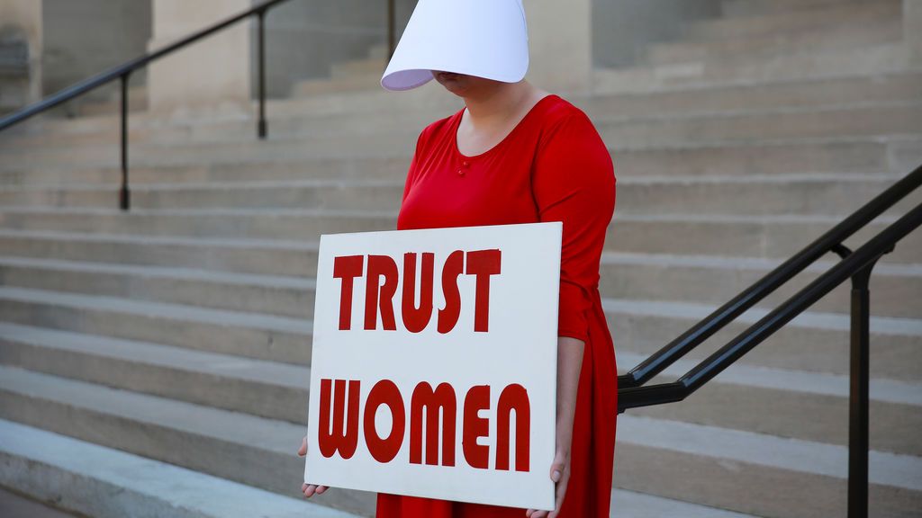 El Senado de Alabama prohíbe el aborto y lo tipifica como delito grave