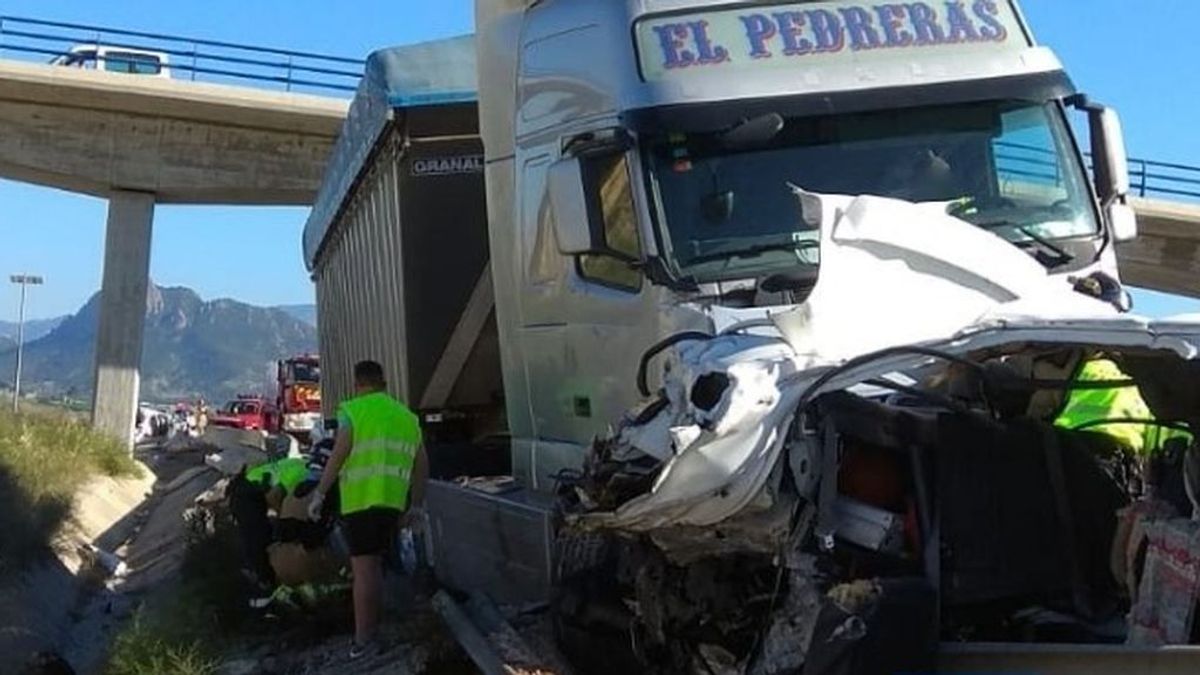 Dos fallecidos y 6 heridos en el accidente de tráfico registrado en Cieza (Murcia)