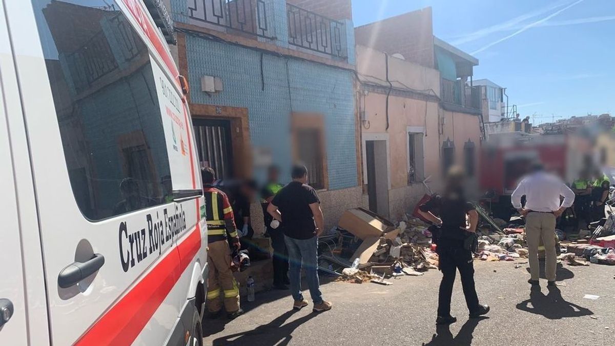 Muere una mujer y dos personas resultan heridas tras derrumbarse una vivienda en Badajoz