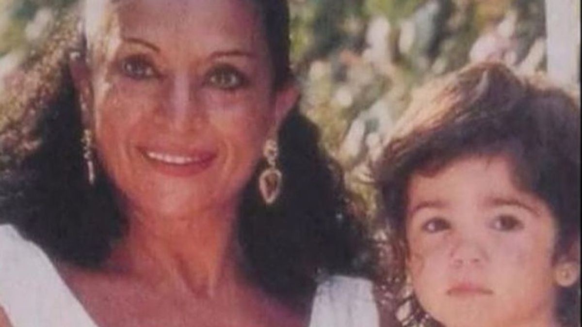 Elena Furiase recuerda a su abuela Lola Flores: "Aunque era pequeña, te tengo en mi retina"
