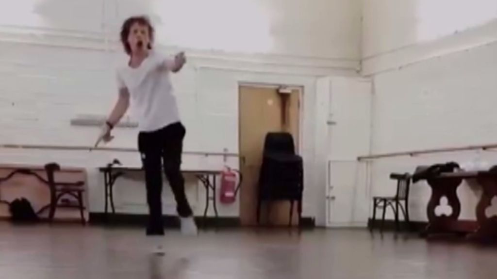 Mick Jagger vuelve a bailar después de su operación de corazón