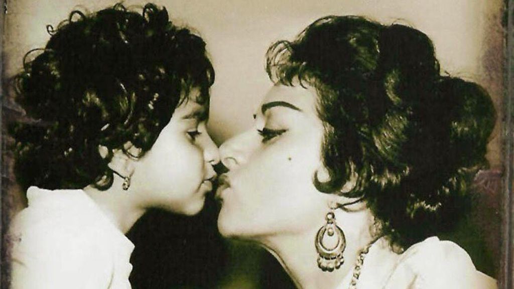 El emotivo mensaje de Lolita Flores a su madre en el 25 aniversario de su muerte: "Sigue el mismo dolor de tu ausencia"