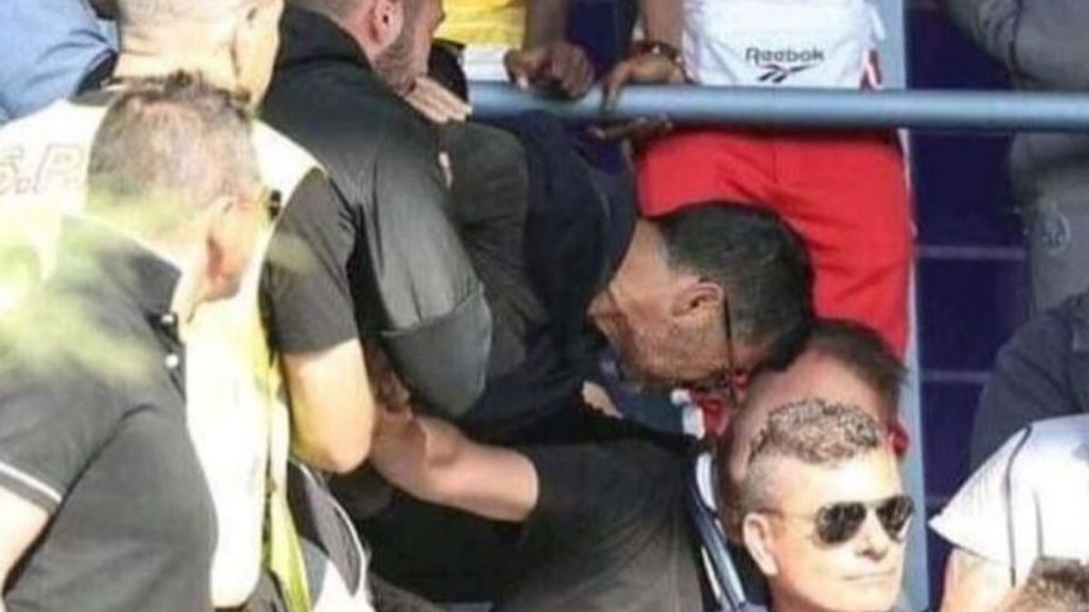 Sergio Conceiçao, a golpes con un aficionado del Oporto para defender a su hijo