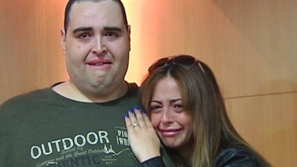 Teo llora con su hermana de alegría ante su nuevo cuerpo