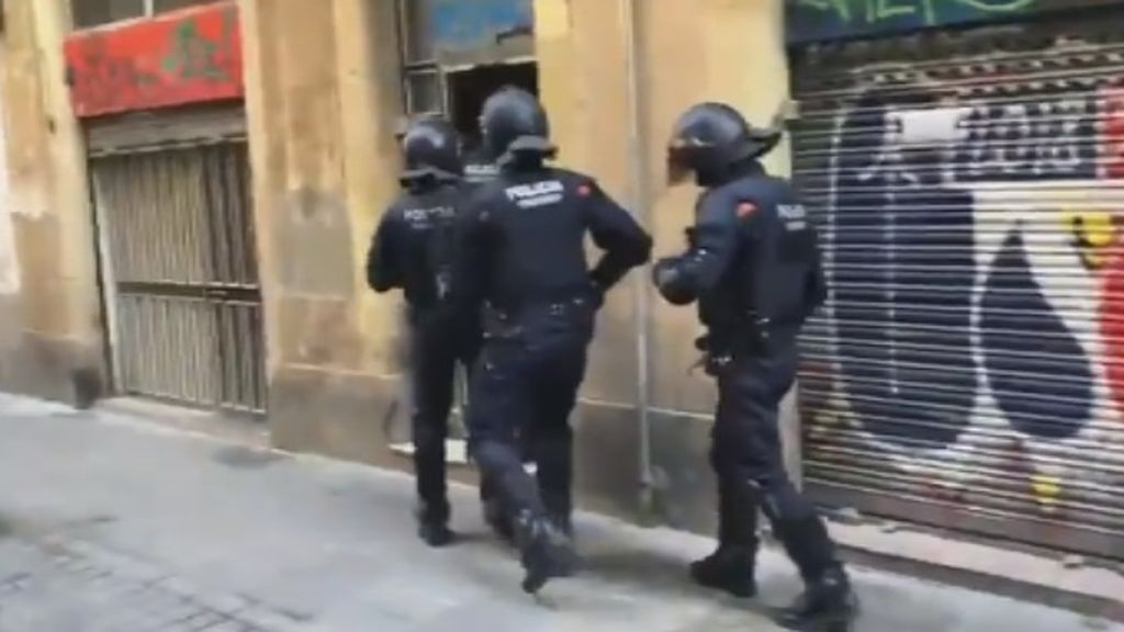 Detenido por la presunta violación de una menor de 13 años en un narcopiso de El Raval