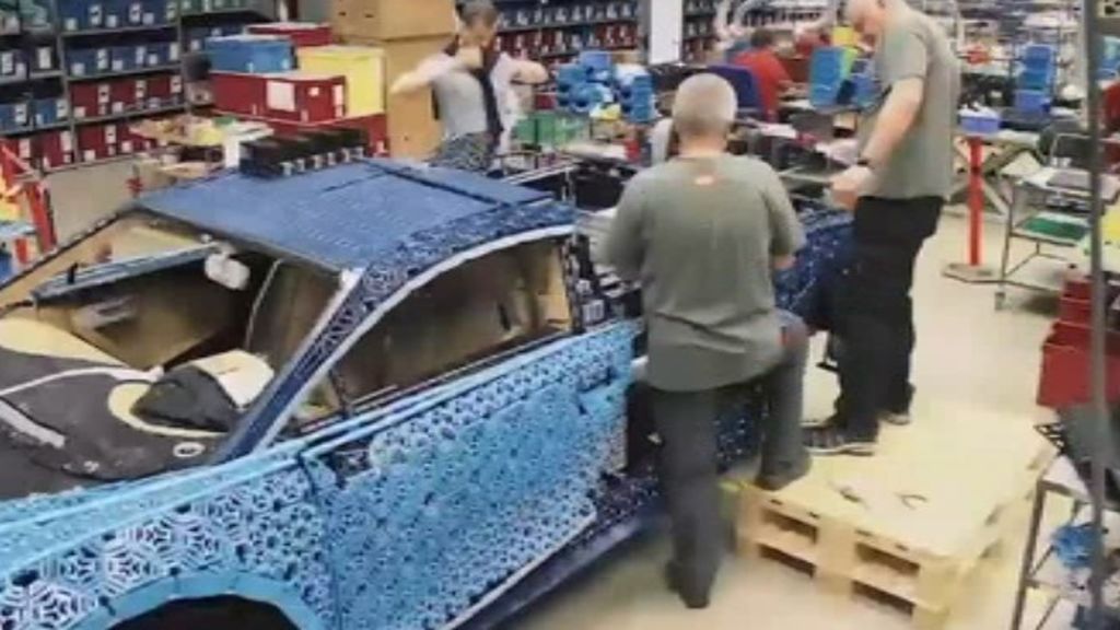 El primer Bugatti Chiron construido con piezas Lego