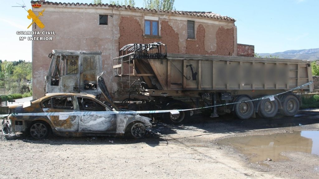 Un presunto pirómano incendia varios vehículos en La Rioja