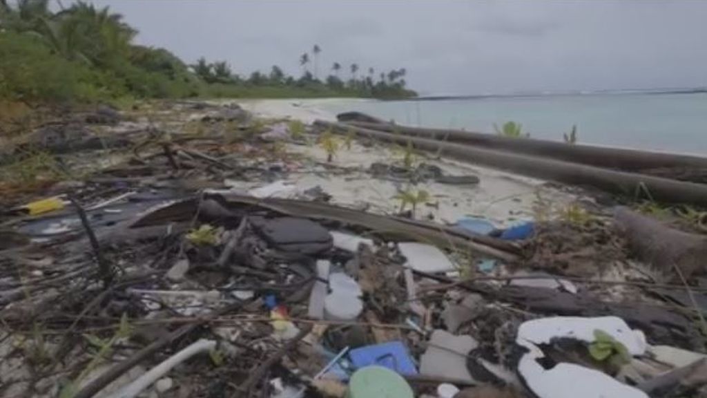 400 millones de trozos de plástico en el paraíso de las Islas de Cocos