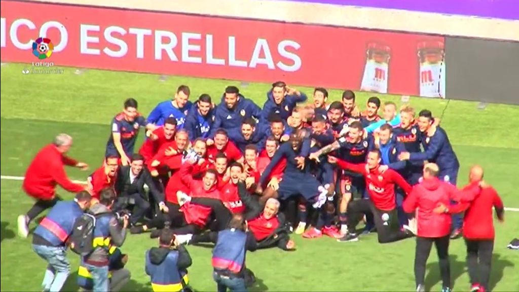 Un Valencia de Champions: la fiesta de los jugadores sobre el césped