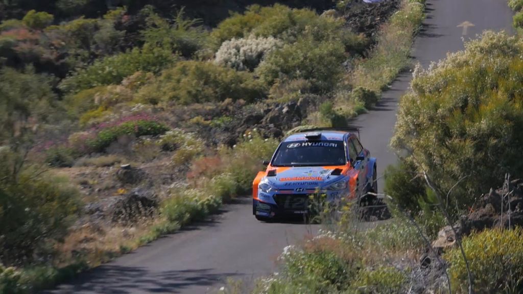 Intensidad en la batalla de la primera etapa del Villa de Adeje entre Ares y Suárez