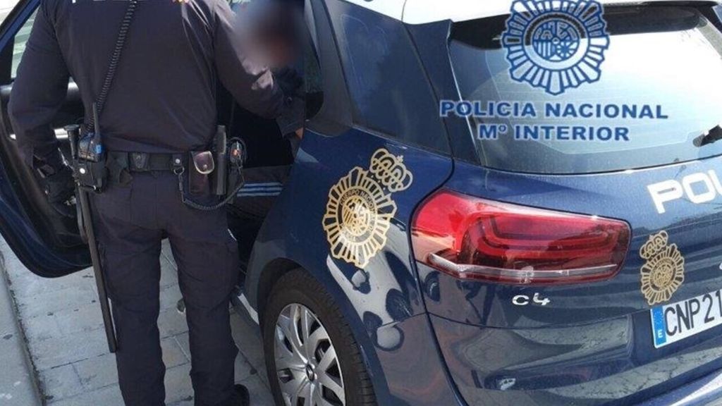 Detenido por dar una paliza a su pareja, que necesitó una prótesis de platino al romperle huesos de la cara Detenido por dar una paliza a su pareja, que necesitó una prótesis de platino al romperle huesos de la cara