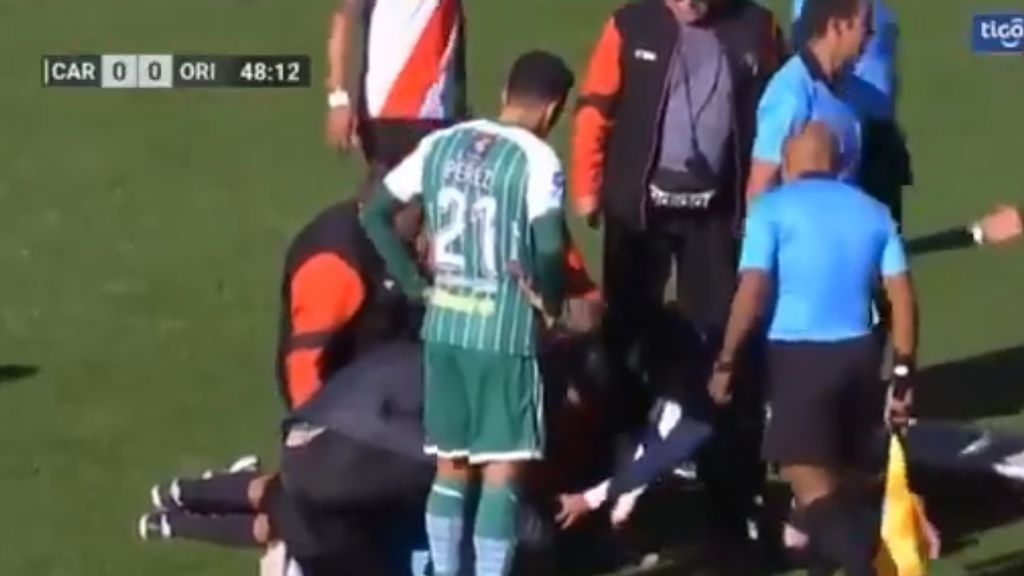 Fallece un árbitro en Bolivia en un partido disputado en el estadio de más altitud del mundo Fallece un árbitro en Bolivia en un partido disputado en el estadio de más altitud del mundo