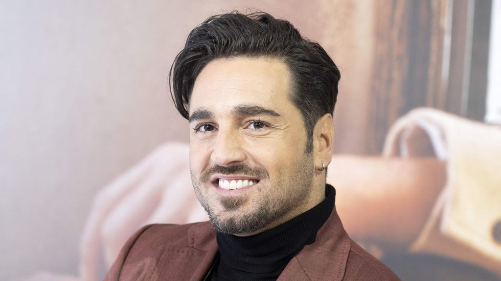 David Bustamante se pone un filtro con cara de mujer y para sus seguidores es idéntico a Paula Echevarría