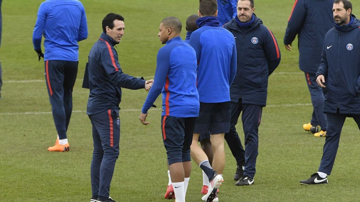 Emery: "Mbappé quería marcharse con los ojos cerrados al Real Madrid" Emery: "Mbappé quería marcharse con los ojos cerrados al Real Madrid"