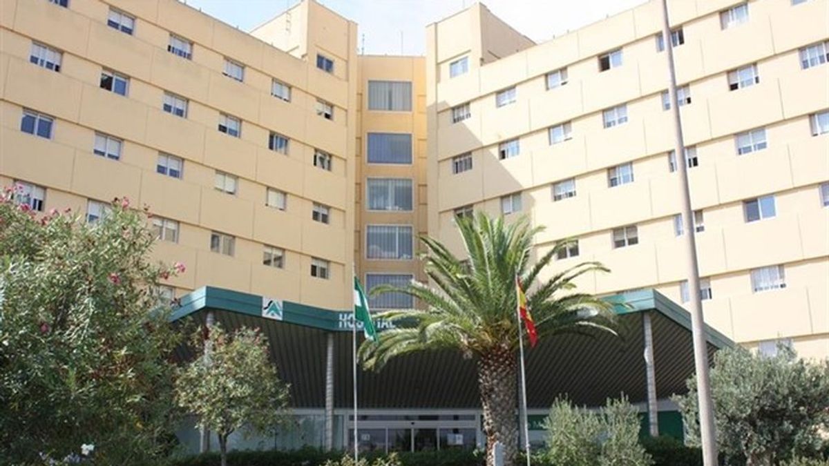 Fallece un hombre tras ser encontrado herido y atado en la cama de su casa de Almería