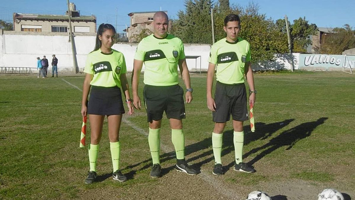 "Vete a fregar los platos": Una árbitro denuncia los insultos por parte de un entrenador durante un partido en Argentina "Vete a fregar los platos": Una árbitro denuncia los insultos por parte de un entrenador durante un partido en Argentina