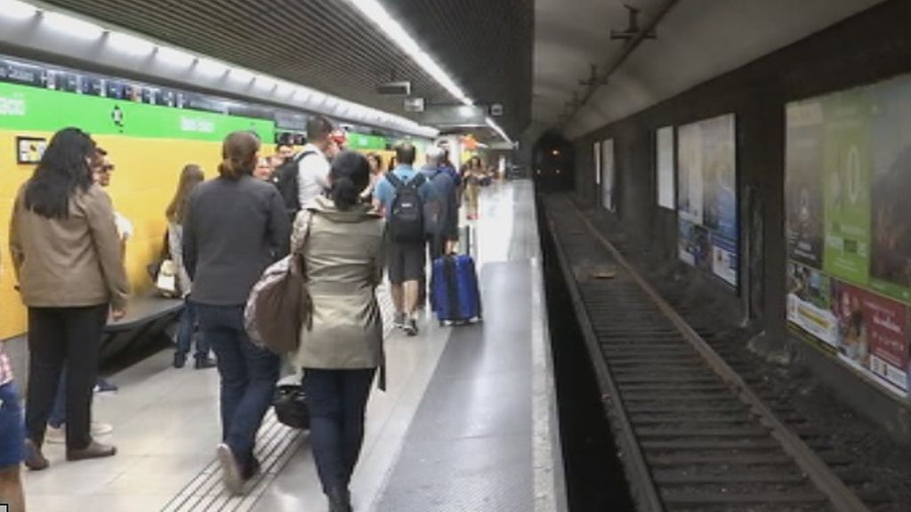 Los ángeles de Barcelona: una batalla contra los carteristas en el metro