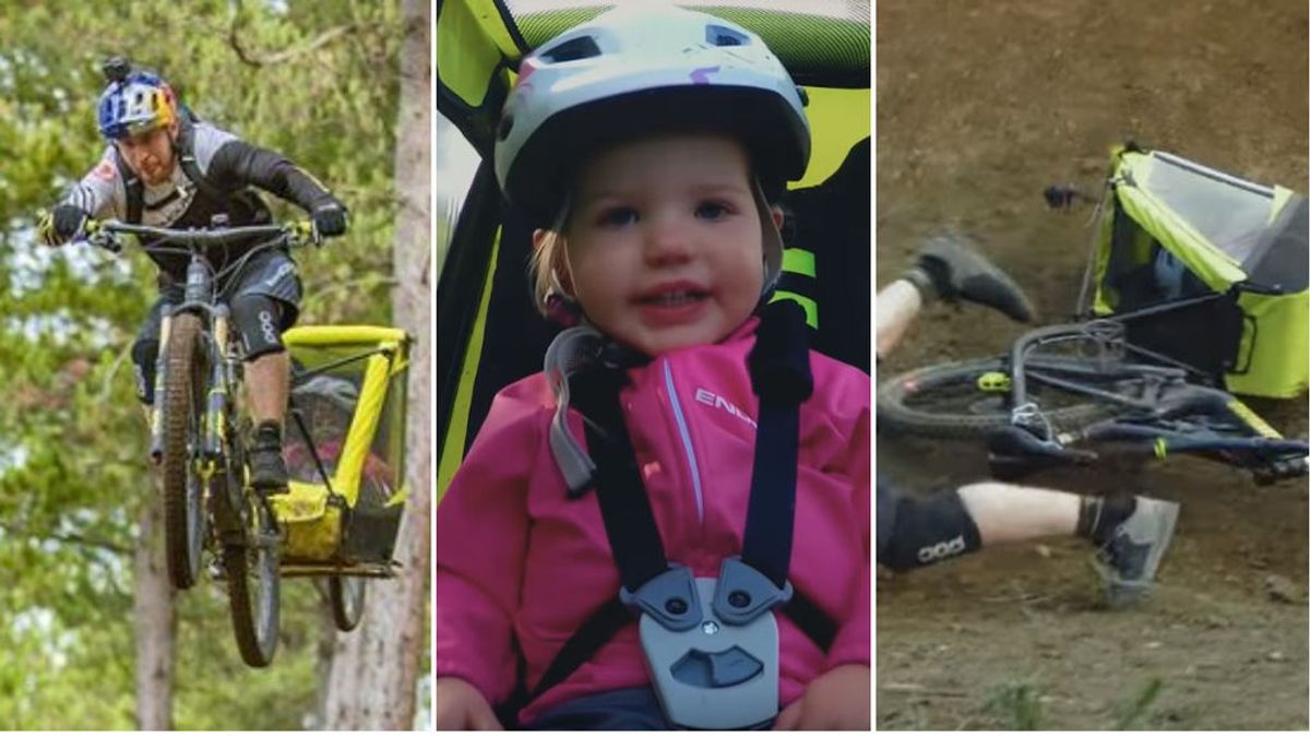 La temeridad de un ciclista con un carrito de bebé que casi termina en tragedia La temeridad de un ciclista con un carrito de bebé que casi termina en tragedia