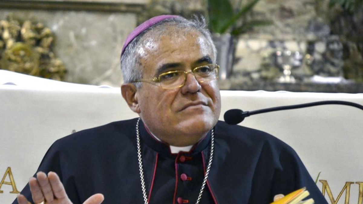 El obispo de Córdoba asegura que la exposición 'Maculadas sin remedio' es una "lucha entre la mujer y Satanás"