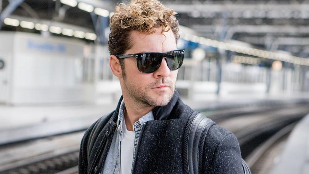 La divertida foto con la que David Bisbal felicita a su madre por su cumpleaños: "El brillo de los ojos es amor"