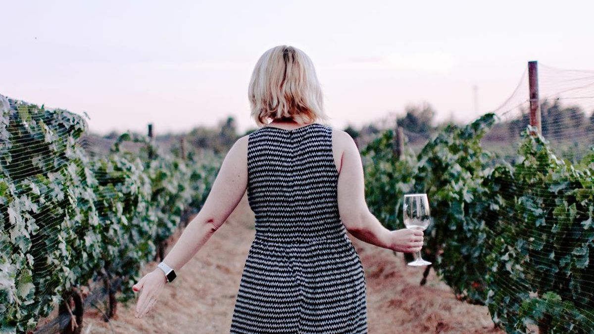 Por si buscas curro: 10.000 dólares con vino ilimitado por cuatro días de trabajo en Francia