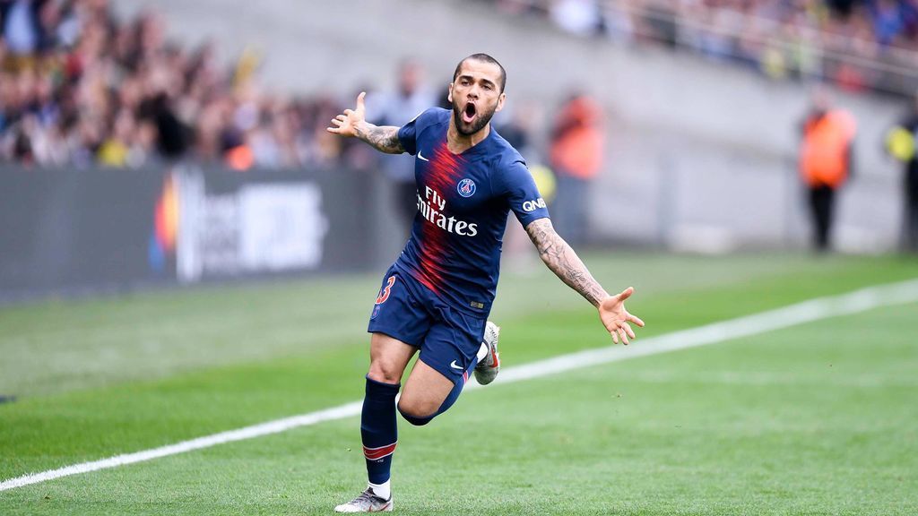 Dani Alves: “Agradezco haber evitado fichar por el Real Madrid” Dani Alves: “Agradezco haber evitado fichar por el Real Madrid”