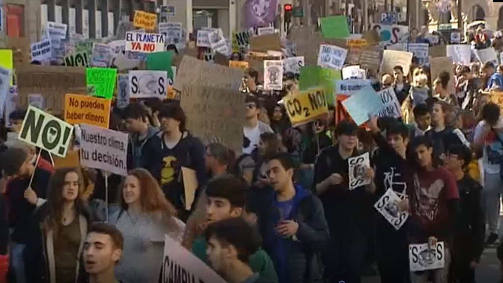 Huelga mundial por el clima: los jóvenes vuelven a la calle para exigir medidas a los gobiernos