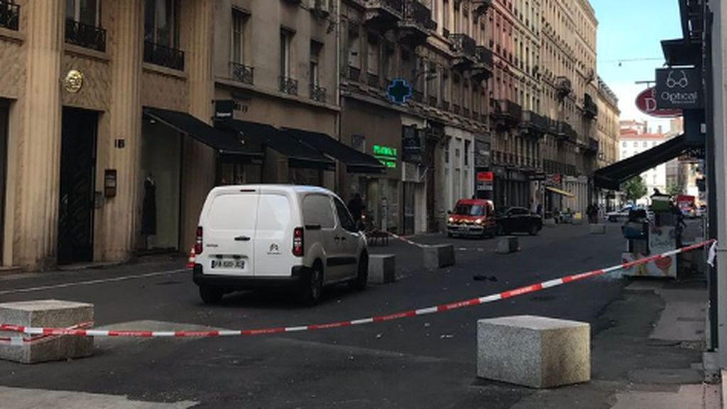 Un artefacto explosivo provoca al menos ocho heridos en una calle peatonal de Lyon