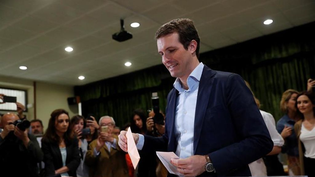 Casado ejerce su derecho al voto