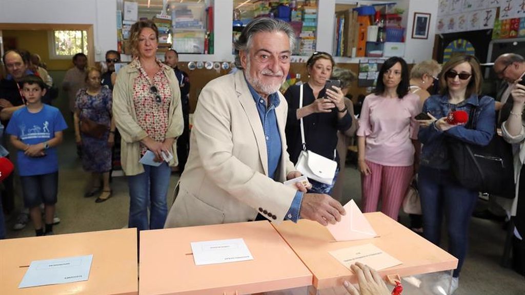 Pepu Hernández ejerce su derecho a voto