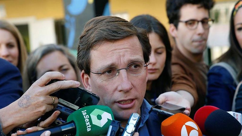 Almeida ejerce su derecho a voto