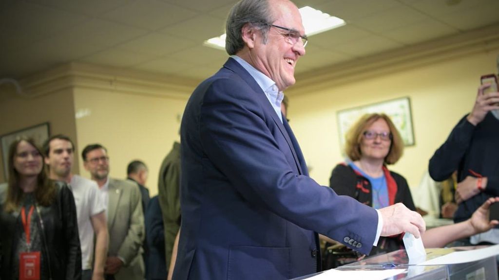 El PSOE gana en la Comunidad de Madrid y Carmena se mantiene en el Ayuntamiento
