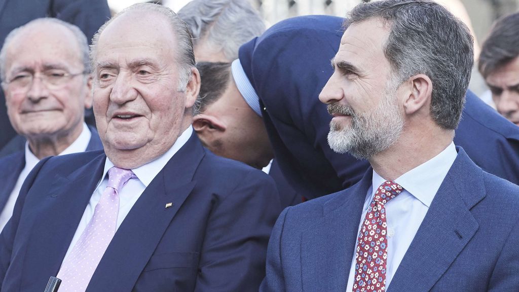 El rey Juan Carlos anuncia su retirada de la vida pública con una carta a su hijo: "Ha llegado el momento de pasar página"