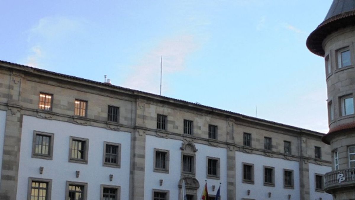 La Audiencia de Pontevedra  absuelve a dos acusados de violar a una joven tras un ‘botellón’