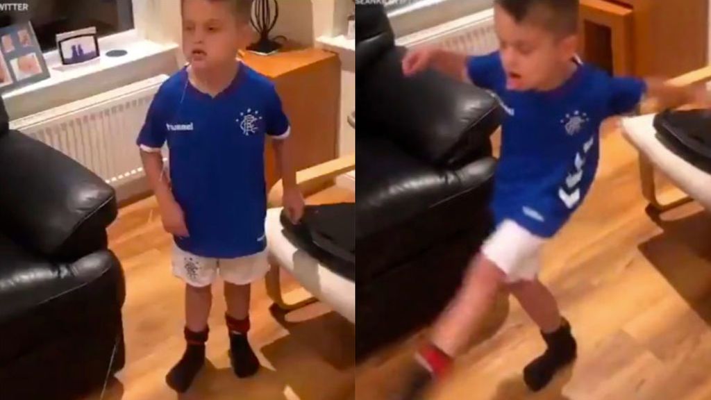 El truco viral de un niño para quitarse un diente flojo con la ayuda de un balón de fútbol El truco viral de un niño para quitarse un diente flojo con la ayuda de un balón de fútbol